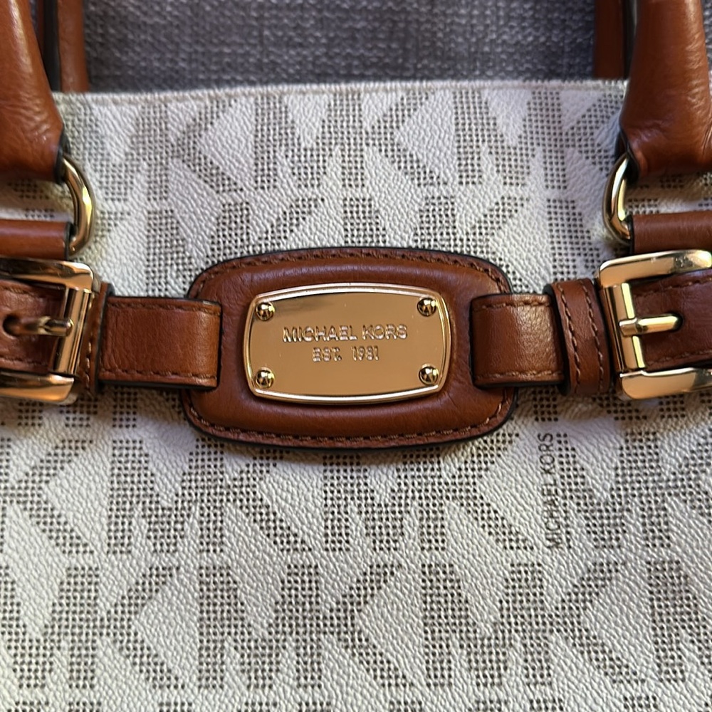 Michael Kors Hamilton tote, like new condition - Picture 2 of 12